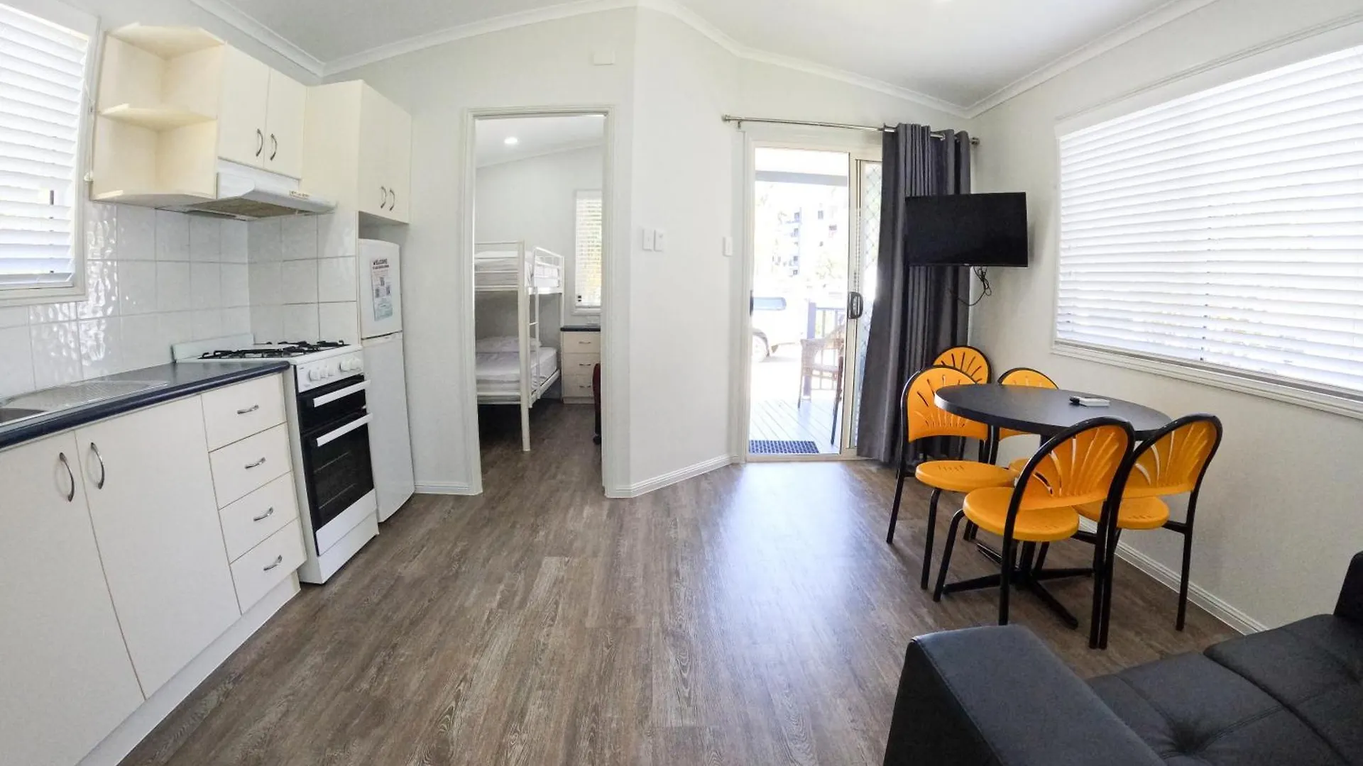 **** Holiday park Alex Beach Cabins And Tourist Park Alexandra Headland Australia