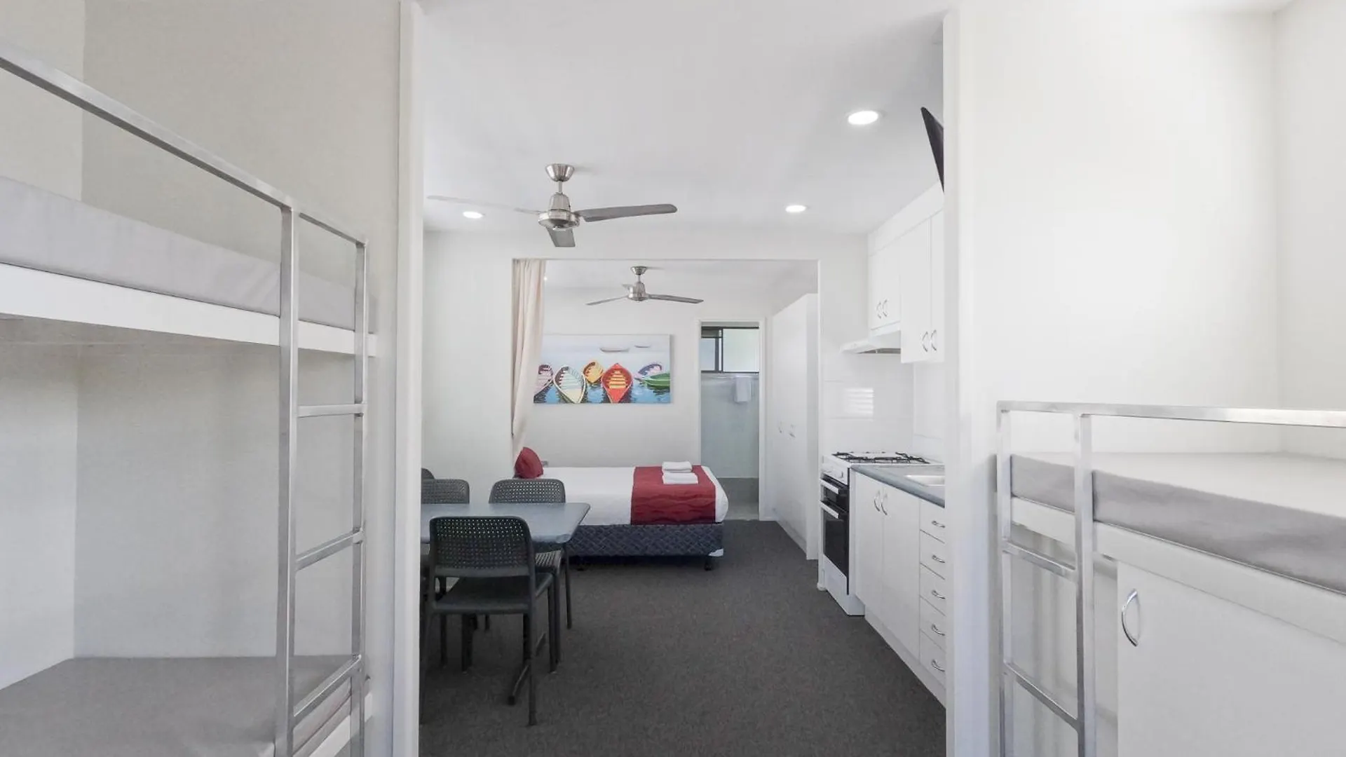 Alex Beach Cabins And Tourist Park Alexandra Headland 4*,  Australia