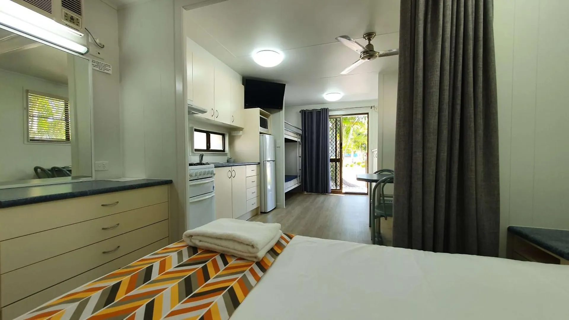Alex Beach Cabins And Tourist Park Alexandra Headland Australia