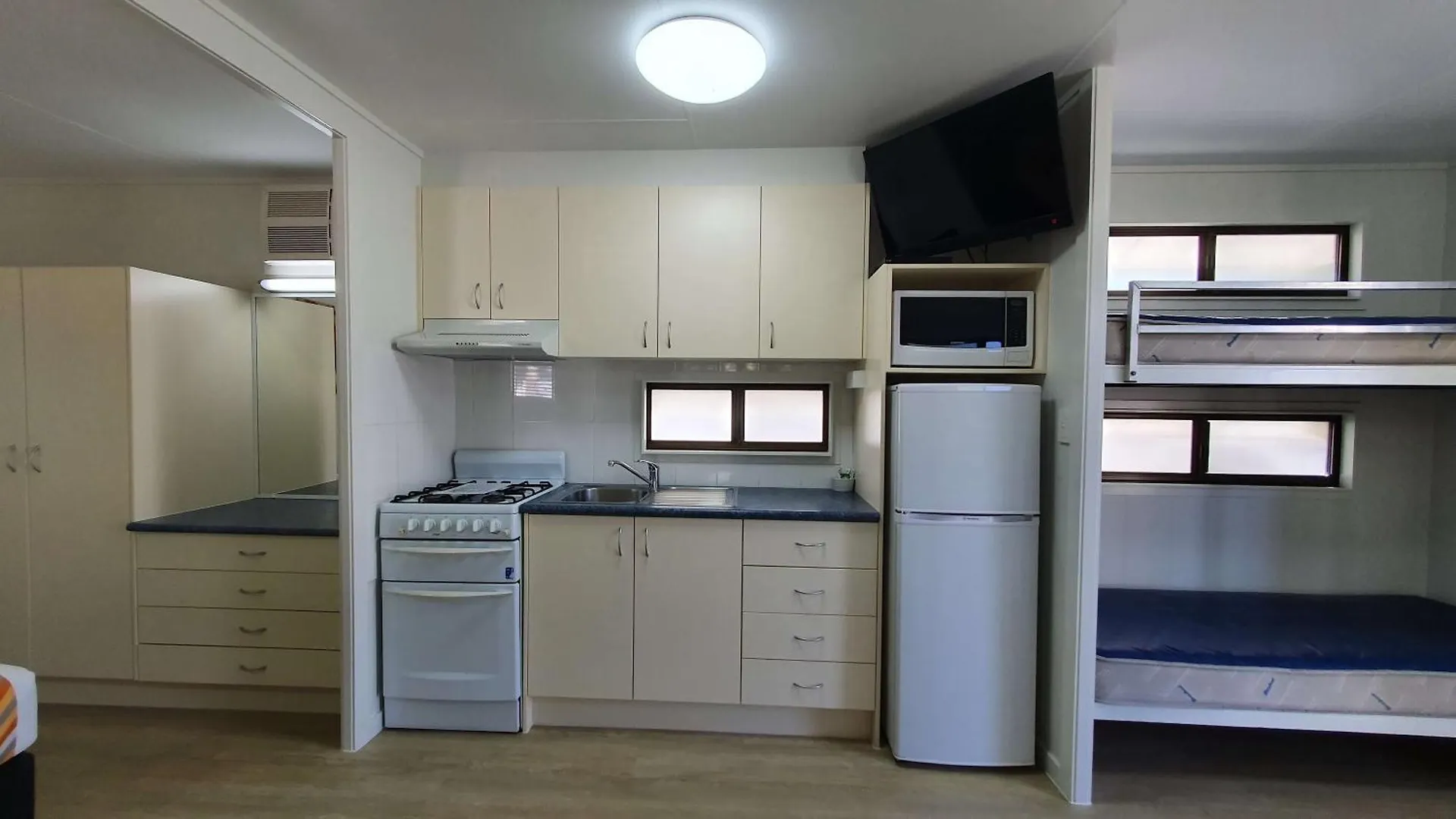 Alex Beach Cabins And Tourist Park Alexandra Headland