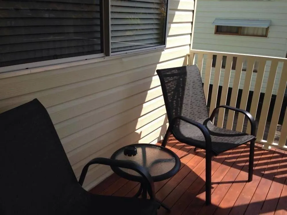 Alex Beach Cabins And Tourist Park Alexandra Headland Holiday park