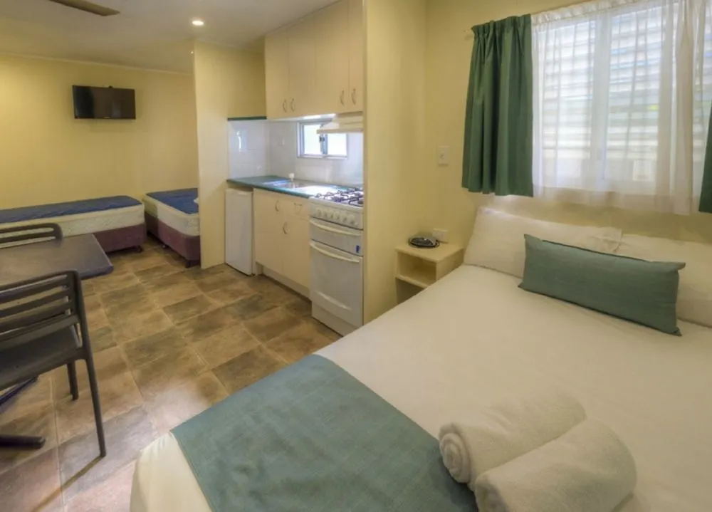 Alex Beach Cabins And Tourist Park Alexandra Headland Holiday park