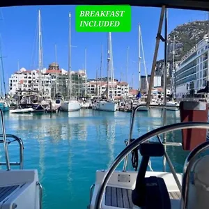 https://luxury-yacht-boatel-white-dove.es-andalucia.com